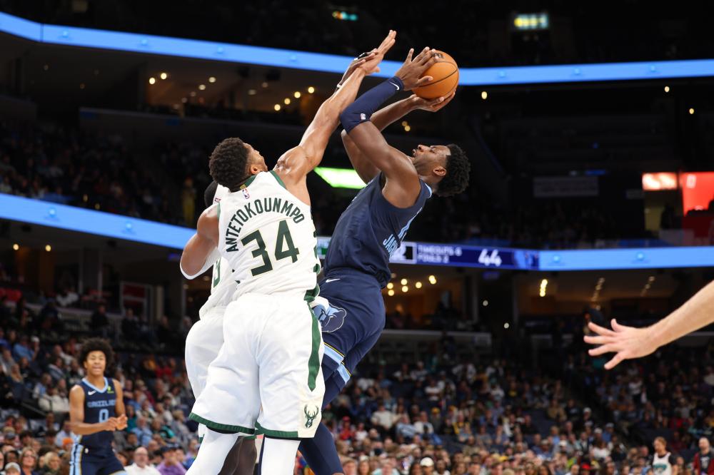 扰乱赛场的 扰乱赛场的